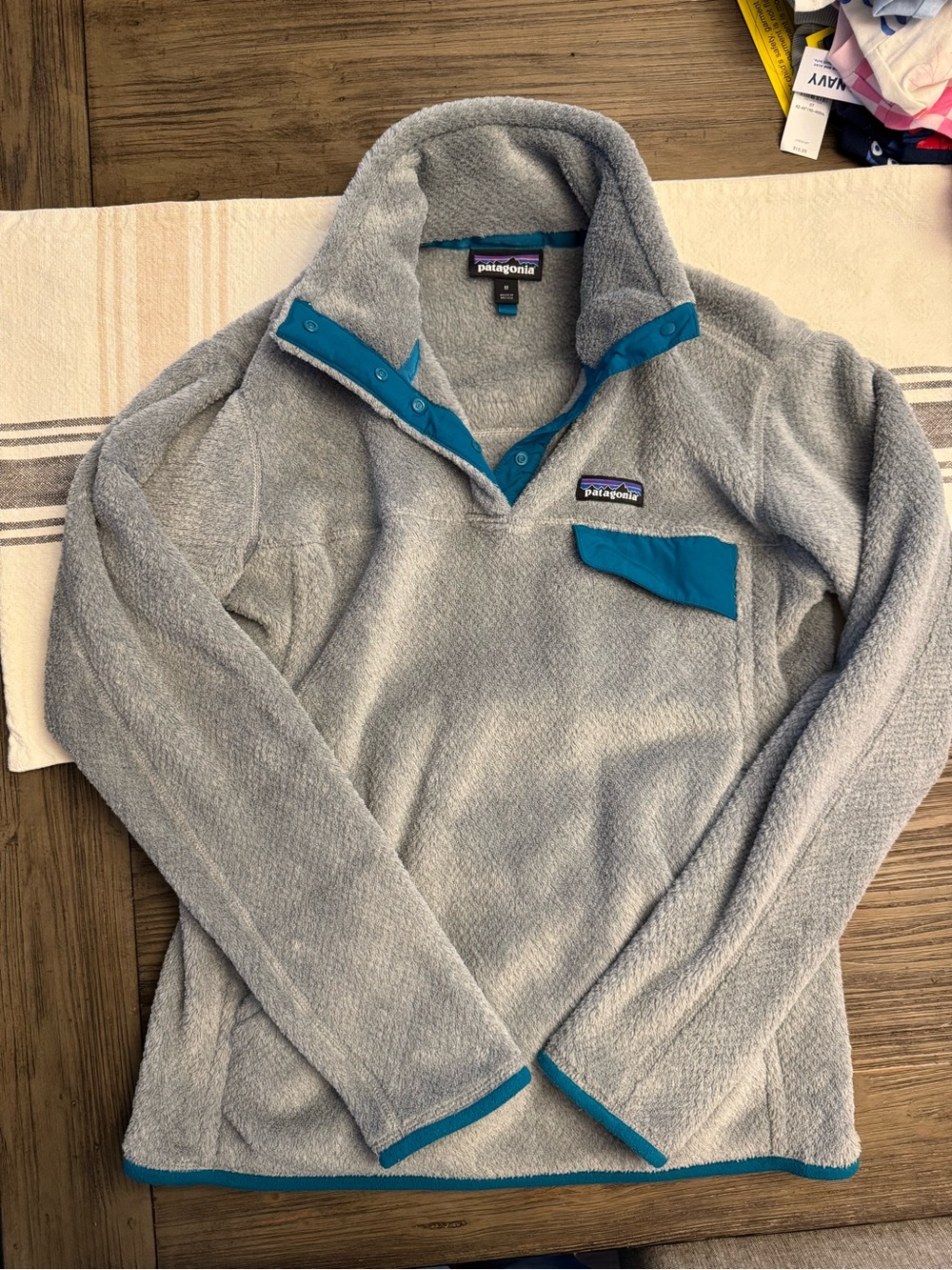 Patagonia Light Gray Fleece Pullover with Teal Trim